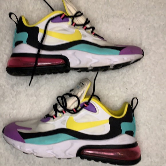 Air Max 270 React - Picture 4 of 7